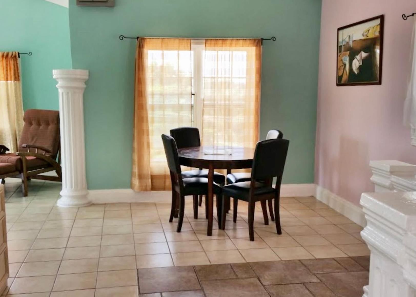 Summer Grove Villa Кололі Екстер'єр фото